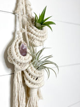 Load image into Gallery viewer, hippie&#39;s daughter signature macrame pod